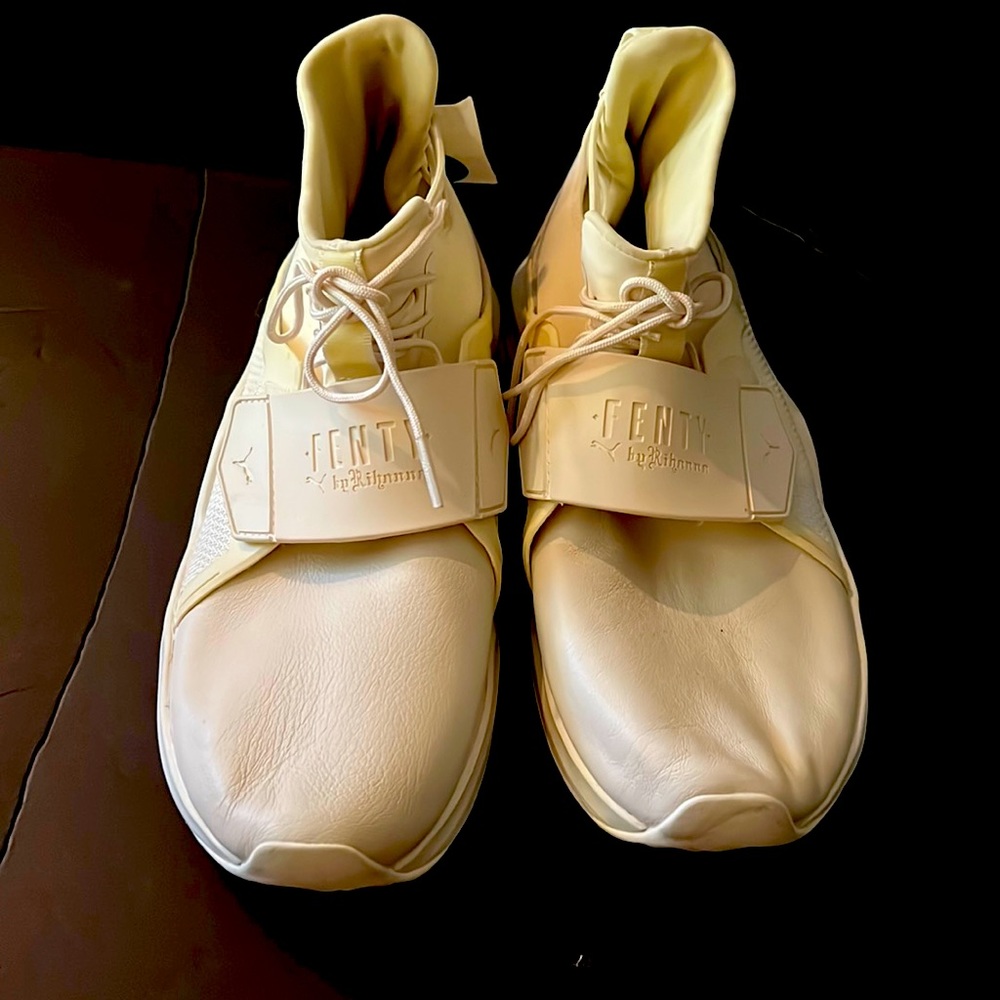 Rihanna Fenty Cream Sneakers 8 NEW!